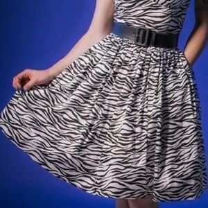 Pinup Couture PUG Deadly Dames Zebra Swing Skirt NWT Size L